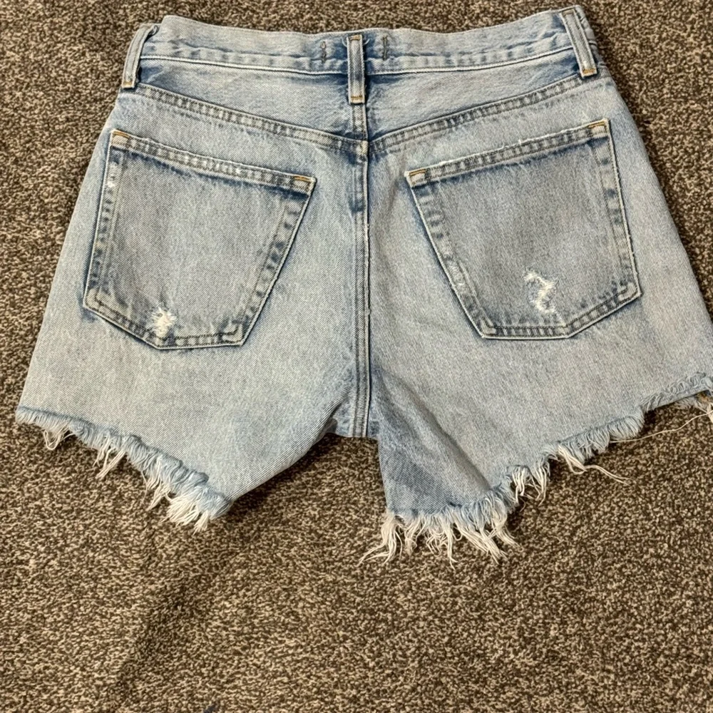 AGOLDE Parker Vintage Cutoff Denim Shorts – Organic Light Wash, Size 26 - Picture 4 of 7